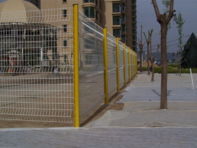 桃形立柱护栏网