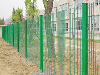 广州桃形立柱护栏网